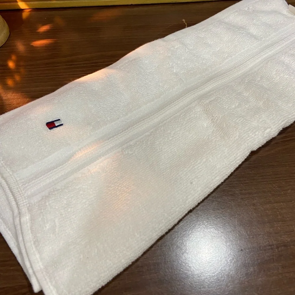 Tommy Hilfiger Face / Hand Towel - Picture 3 of 5
